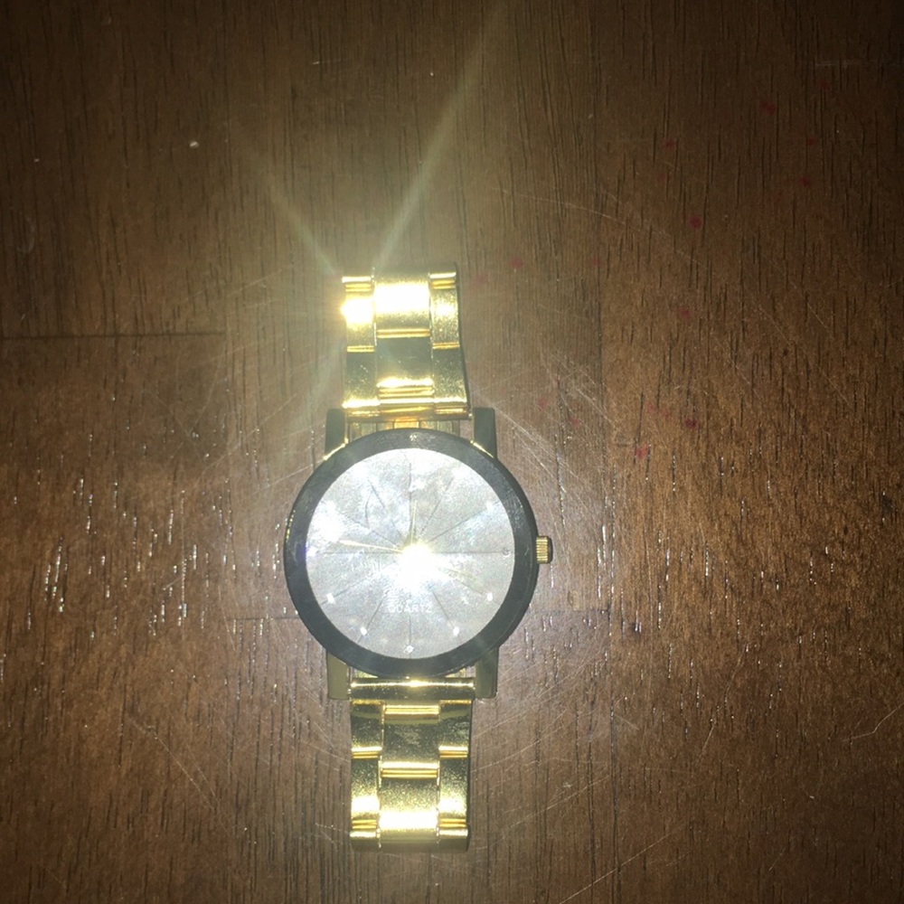 Brand-New Gold/Black-Faced Quartz Premium Watch